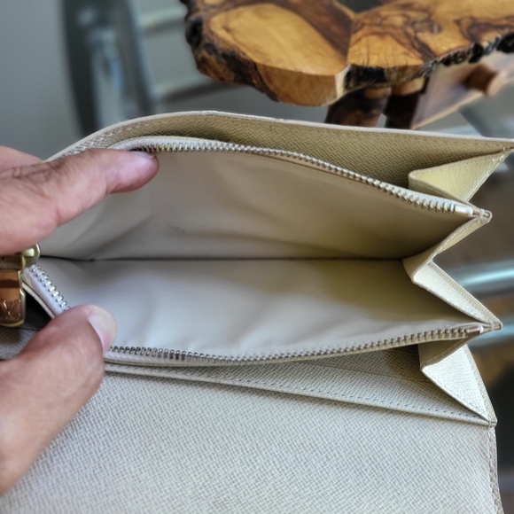 Louis Vuitton Damier Azur Canvas Sarah Long Wallet - Picture 10 of 11